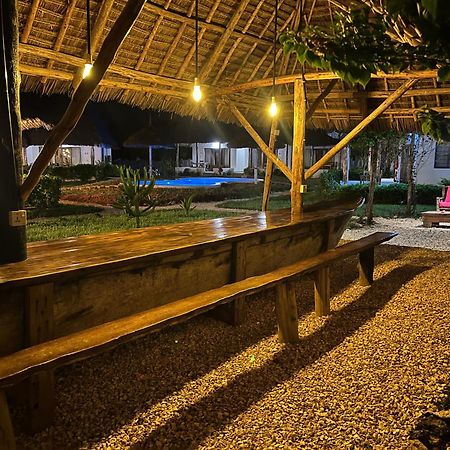 Miti Beach Bungalows Нунгві Екстер'єр фото