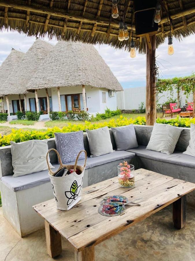 Miti Beach Bungalows Нунгві Екстер'єр фото