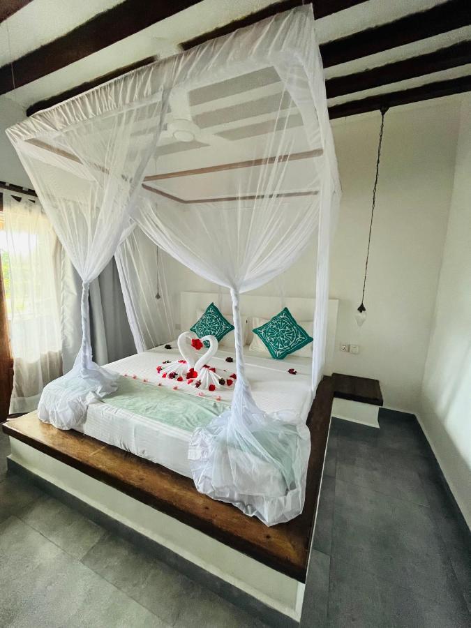 Miti Beach Bungalows Нунгві Екстер'єр фото