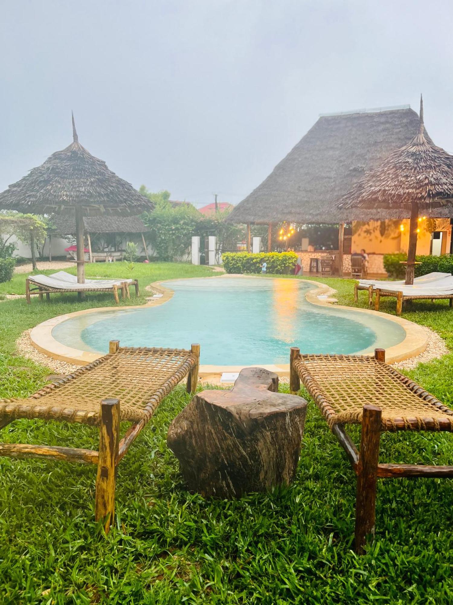 Miti Beach Bungalows Нунгві Екстер'єр фото
