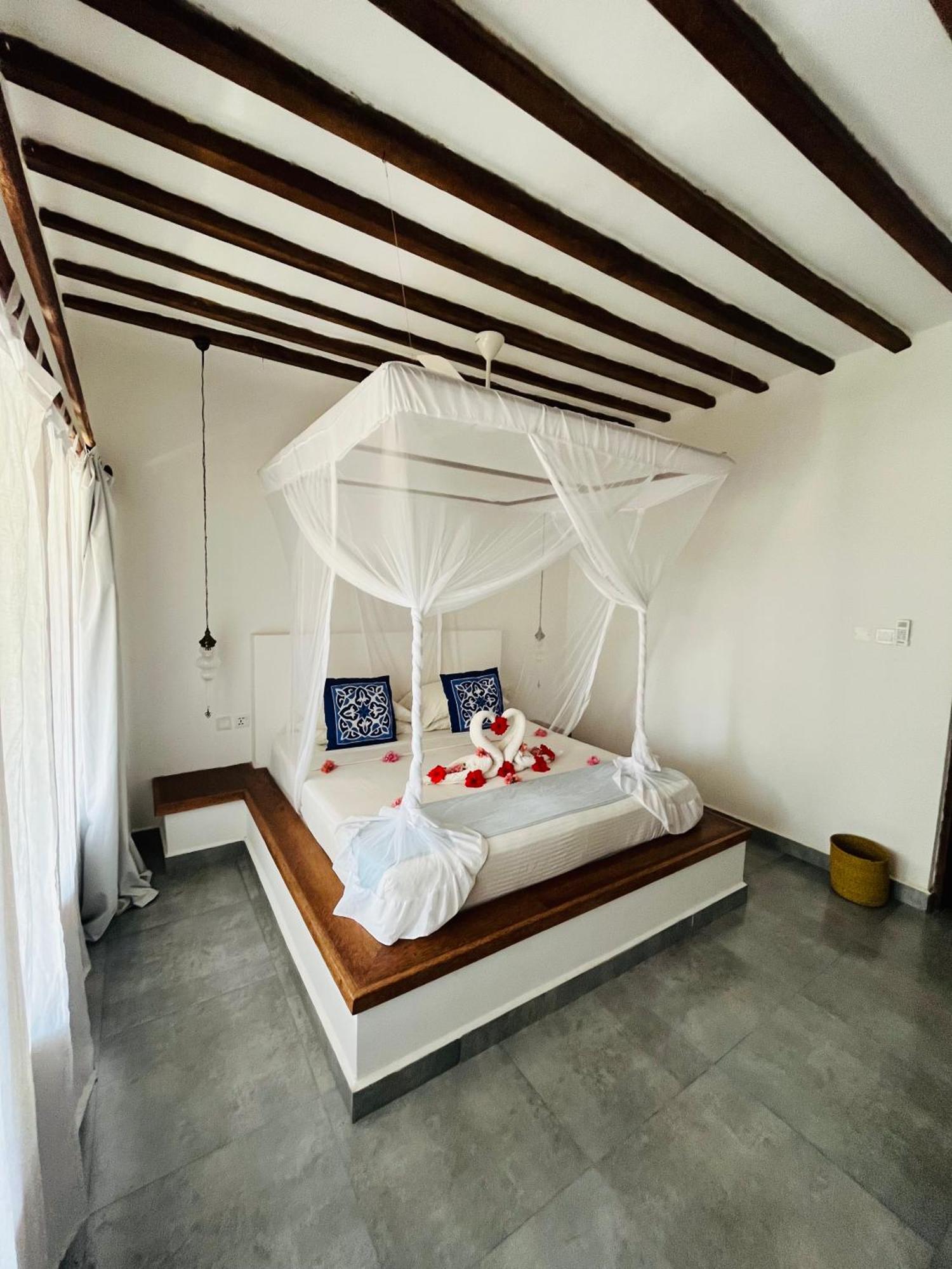 Miti Beach Bungalows Нунгві Екстер'єр фото