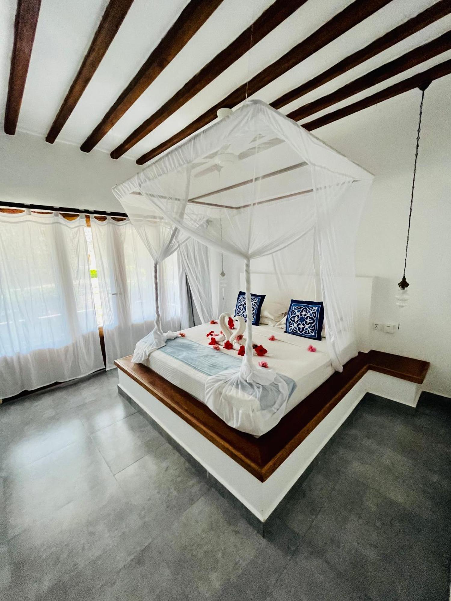 Miti Beach Bungalows Нунгві Екстер'єр фото