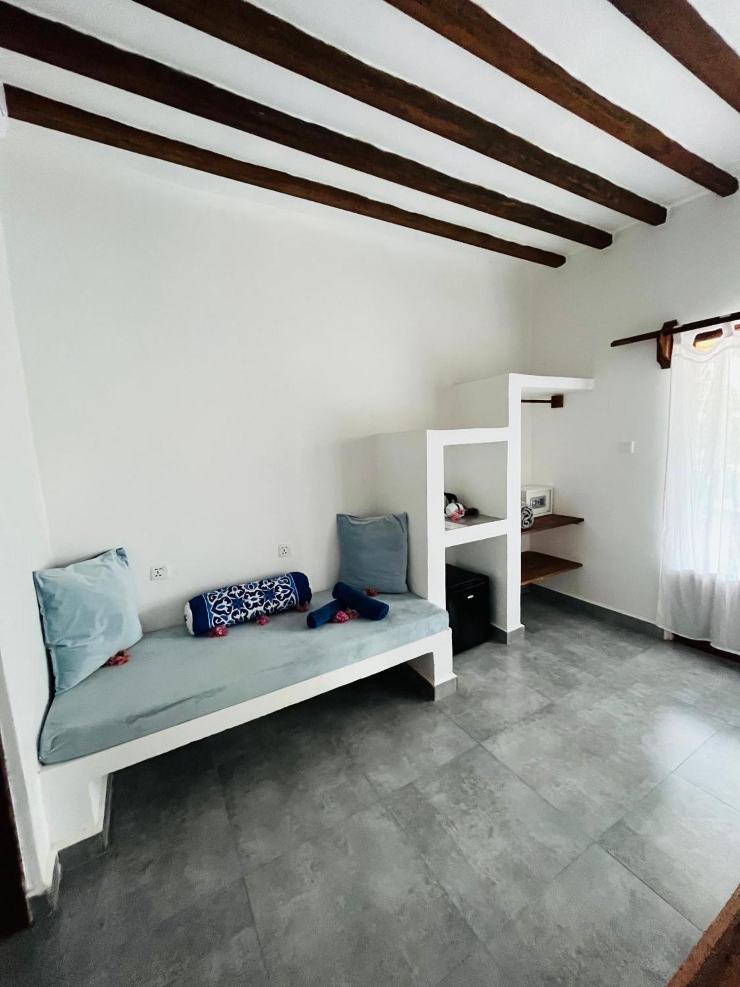 Miti Beach Bungalows Нунгві Екстер'єр фото