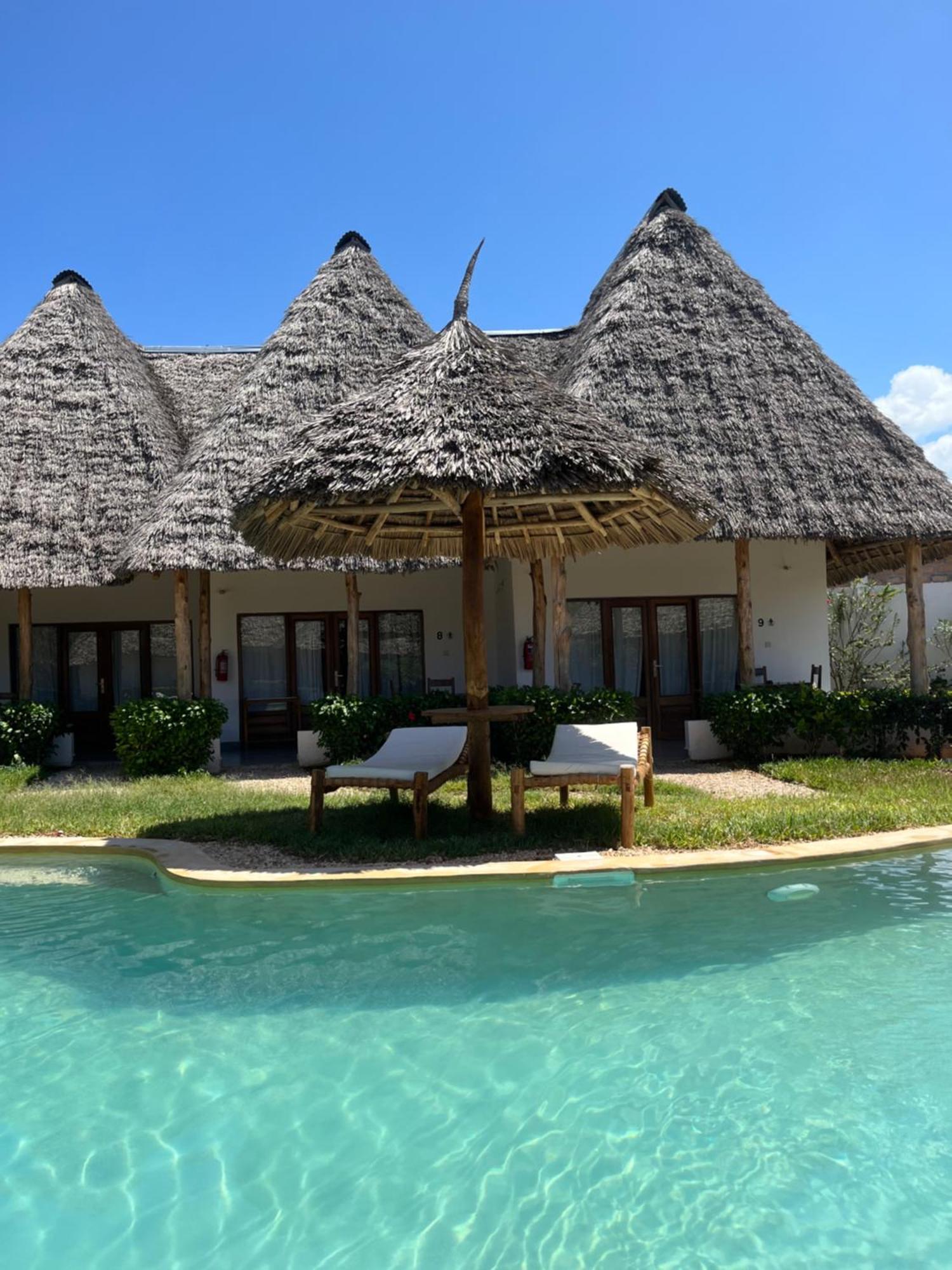 Miti Beach Bungalows Нунгві Екстер'єр фото