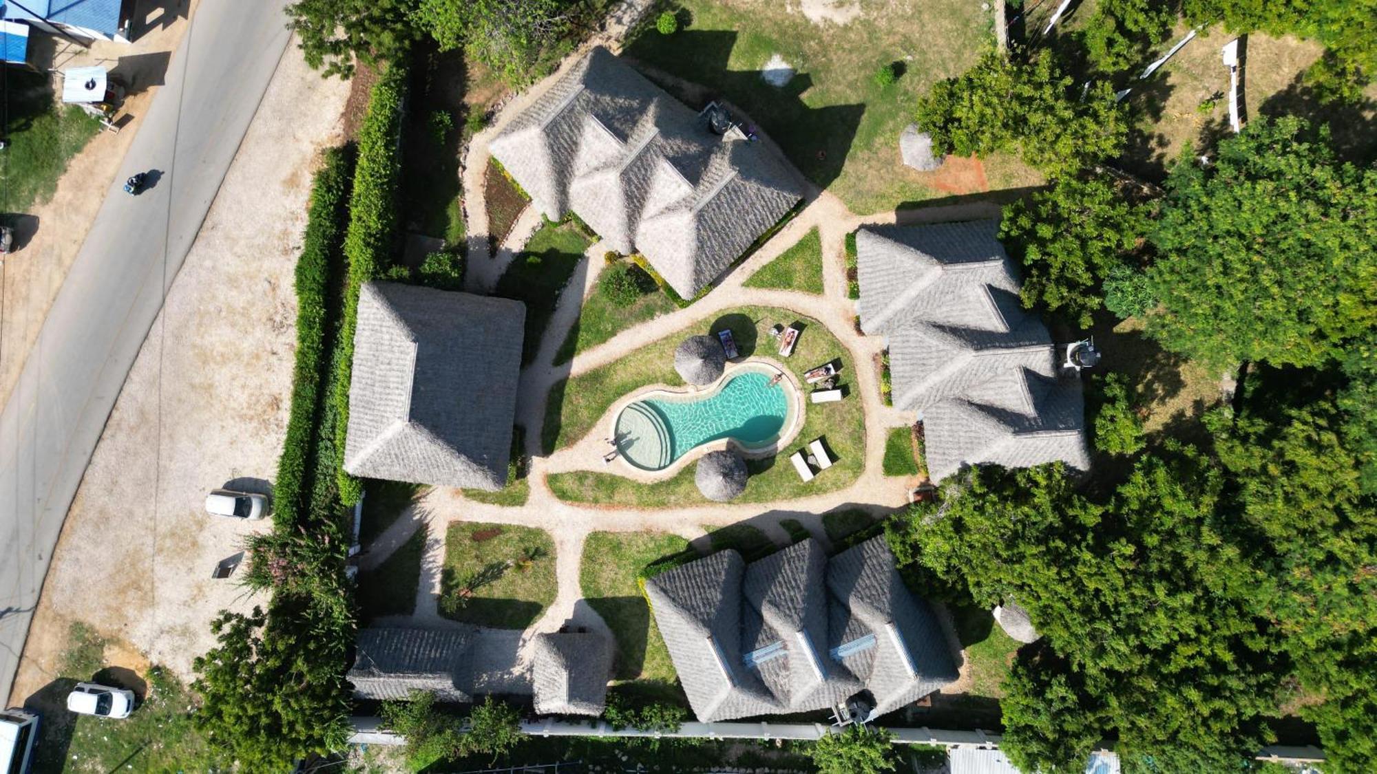 Miti Beach Bungalows Нунгві Екстер'єр фото